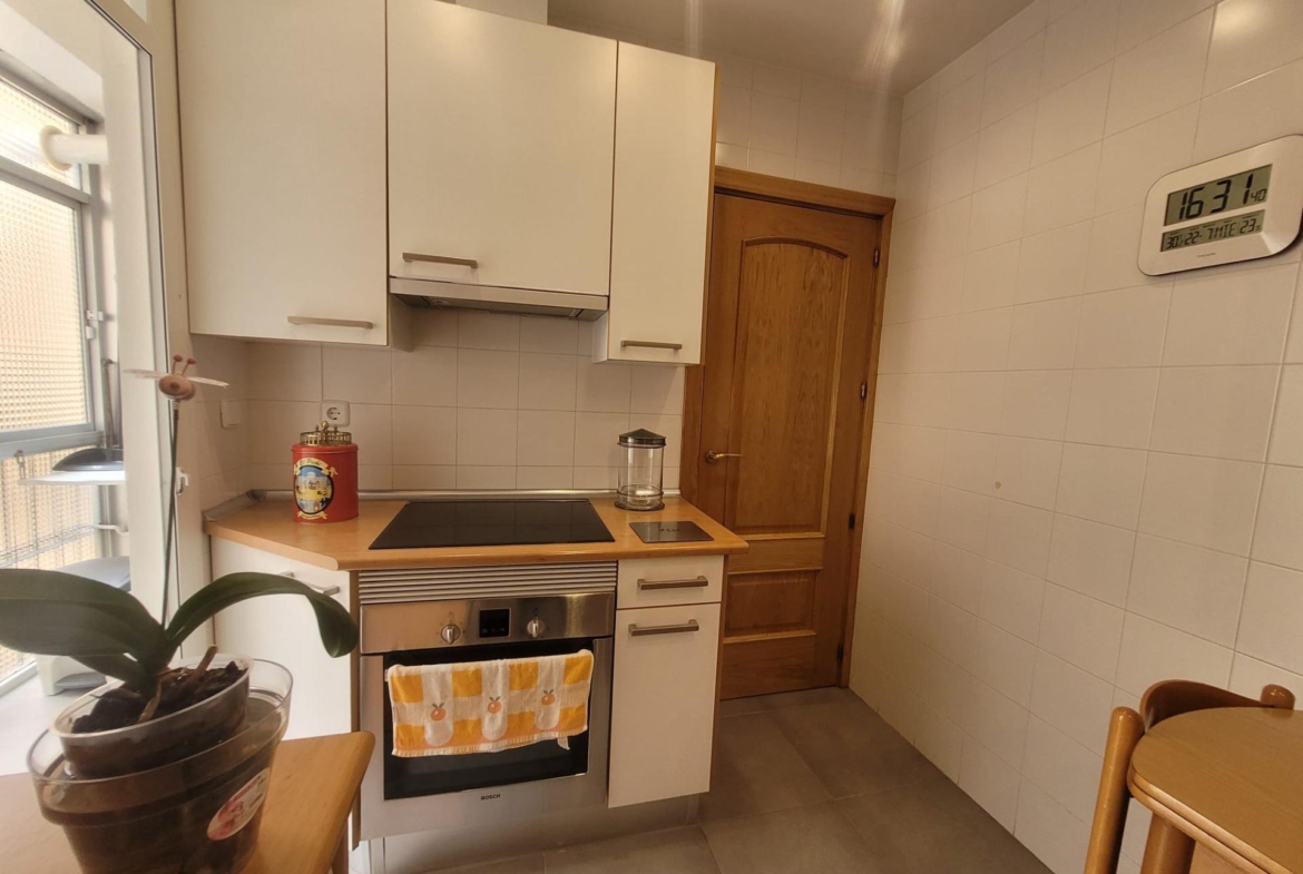 Piso en Venta con 4 habitaciones, 1 baño + aseo, trastero en Av. Virgen del Puerto junto a Madrid Rio