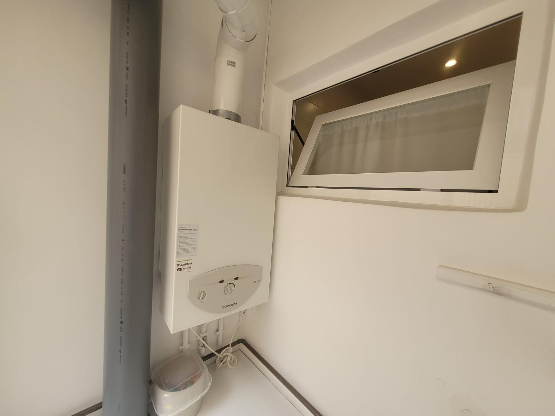 Piso en Venta con 4 habitaciones, 1 baño + aseo, trastero en Av. Virgen del Puerto junto a Madrid Rio