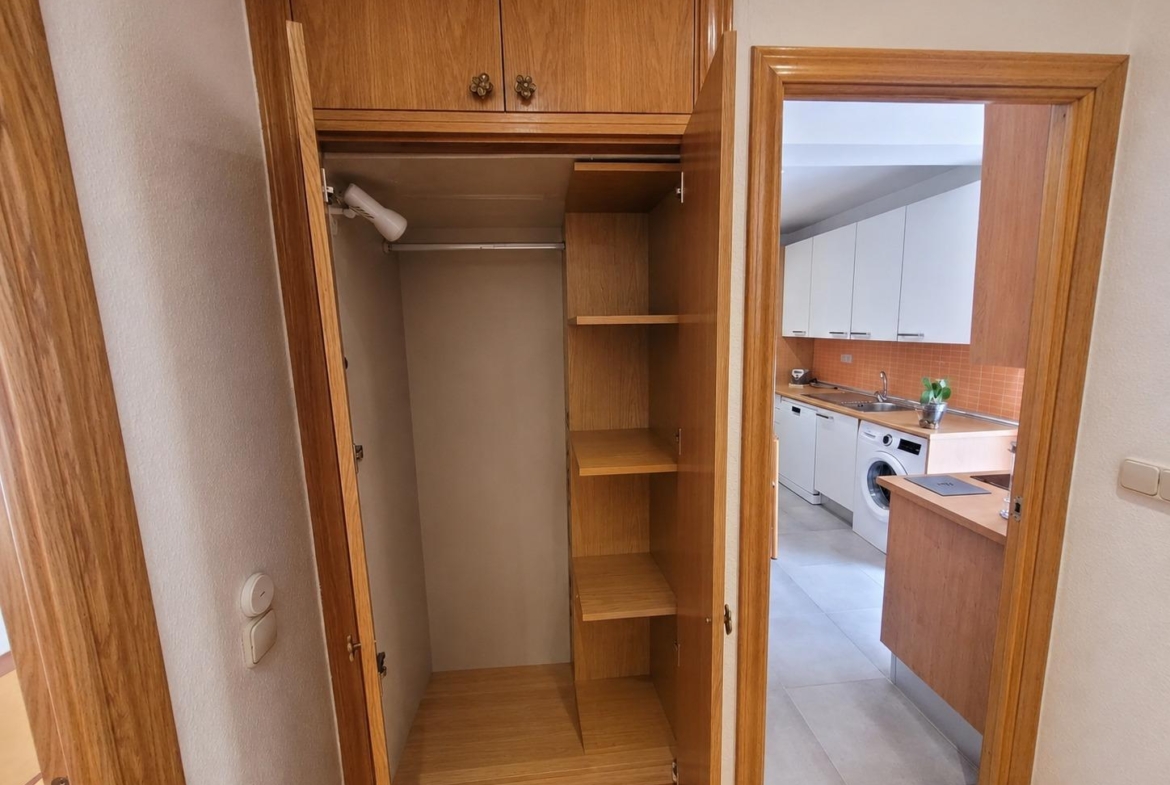 Piso en Venta con 4 habitaciones, 1 baño + aseo, trastero en Av. Virgen del Puerto junto a Madrid Rio