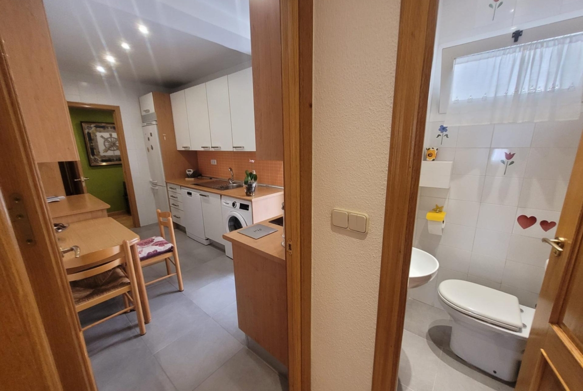 Piso en Venta con 4 habitaciones, 1 baño + aseo, trastero en Av. Virgen del Puerto junto a Madrid Rio