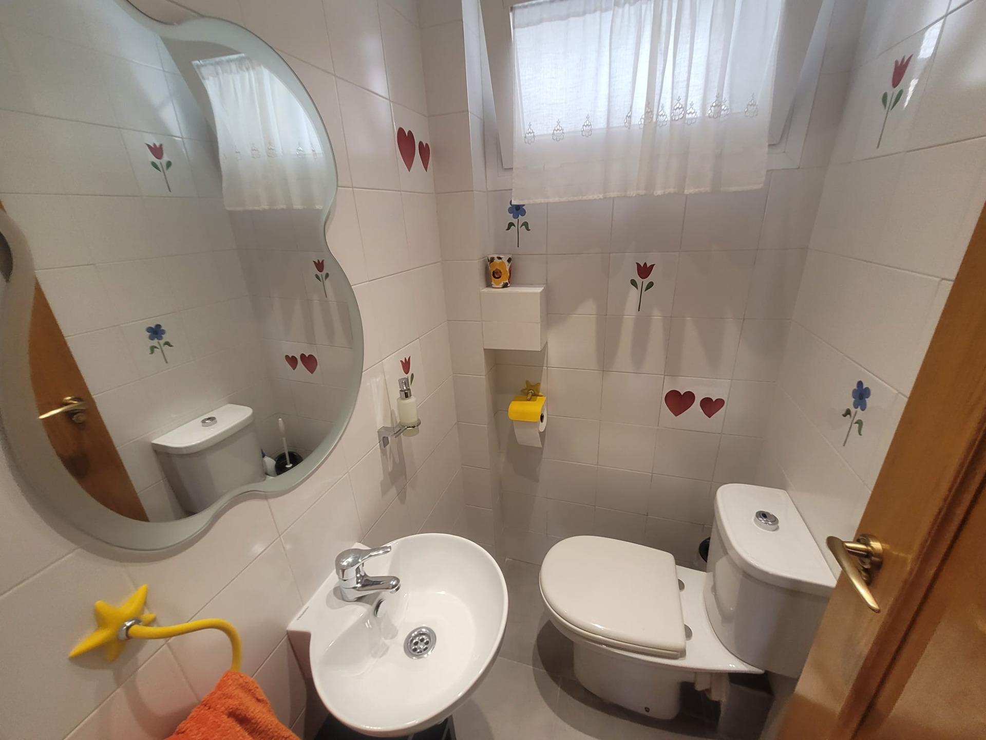 Piso en Venta con 4 habitaciones, 1 baño + aseo, trastero en Av. Virgen del Puerto junto a Madrid Rio