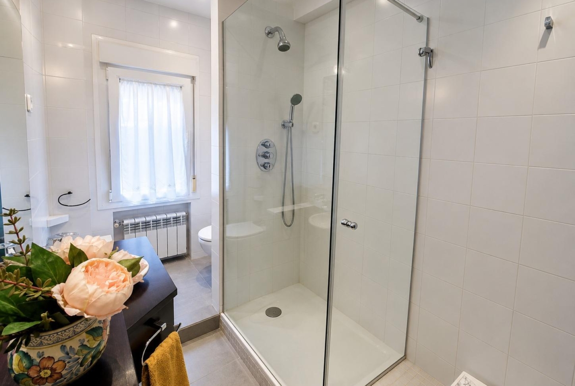 Piso en Venta con 4 habitaciones, 1 baño + aseo, trastero en Av. Virgen del Puerto junto a Madrid Rio