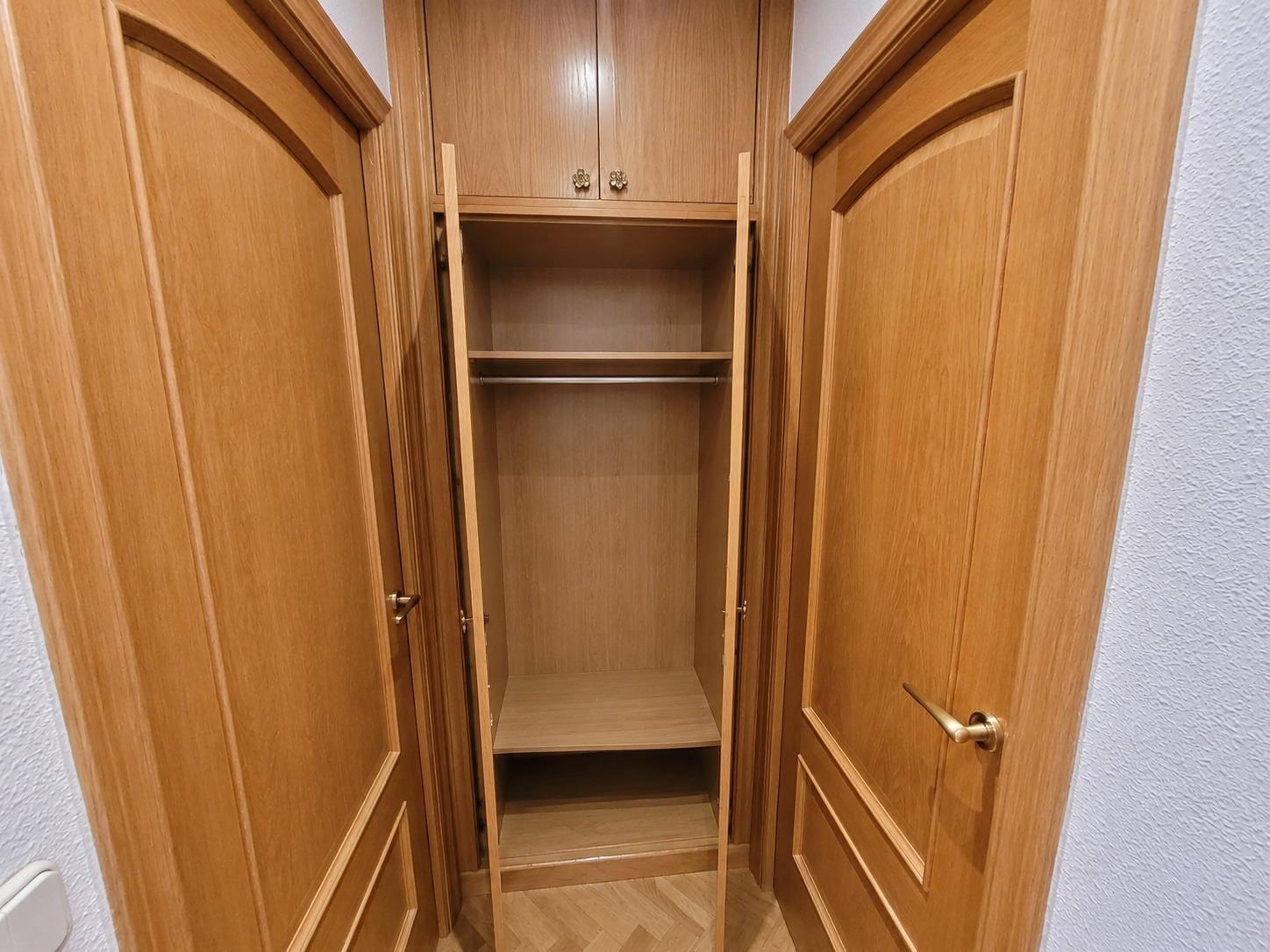 Piso en Venta con 4 habitaciones, 1 baño + aseo, trastero en Av. Virgen del Puerto junto a Madrid Rio