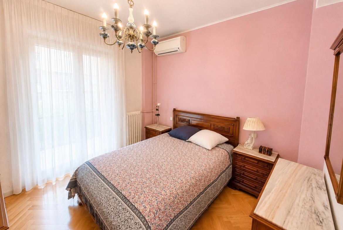Piso en Venta con 4 habitaciones, 1 baño + aseo, trastero en Av. Virgen del Puerto junto a Madrid Rio