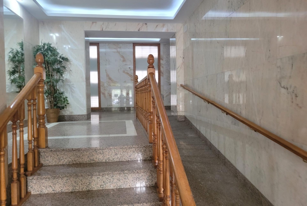Piso en Venta con 4 habitaciones, 1 baño + aseo, trastero en Av. Virgen del Puerto junto a Madrid Rio