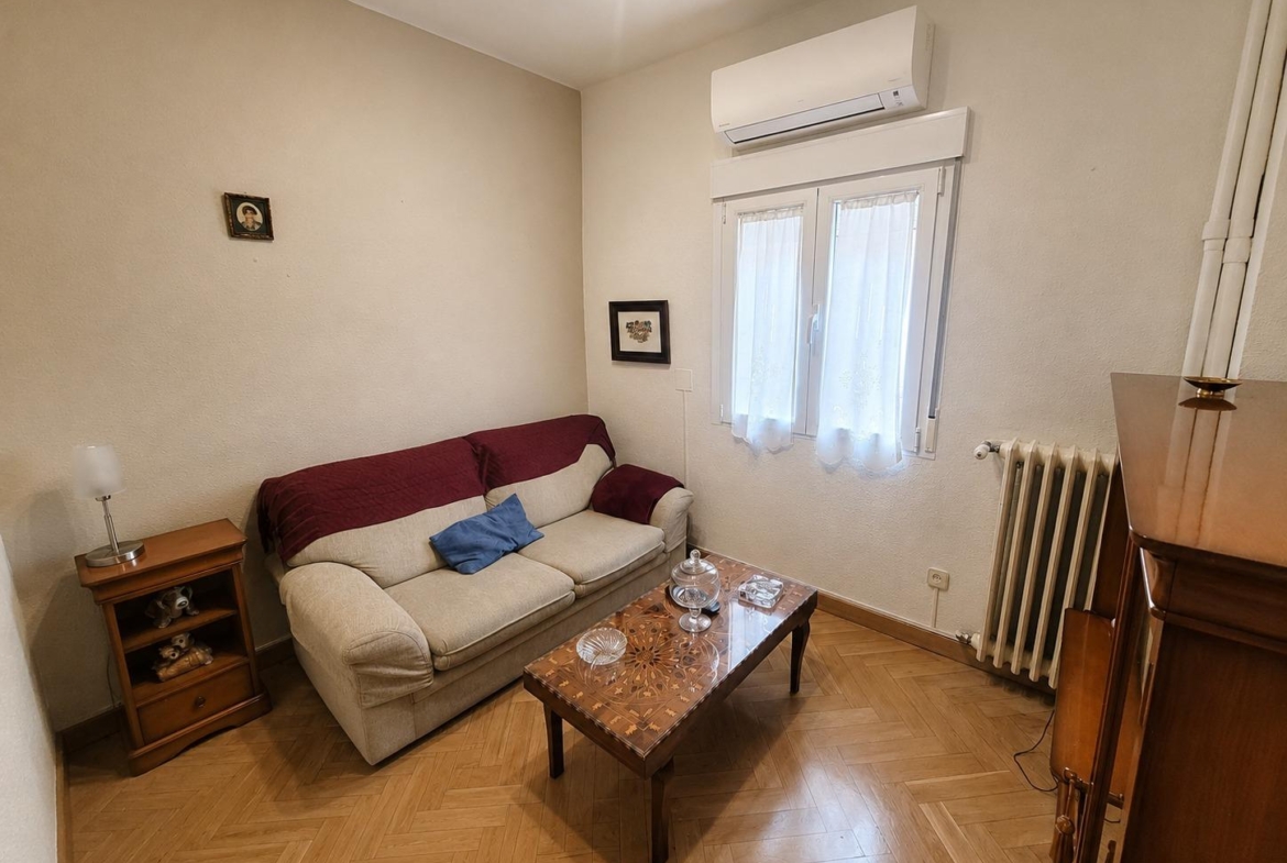 Piso en Venta con 4 habitaciones, 1 baño + aseo, trastero en Av. Virgen del Puerto junto a Madrid Rio