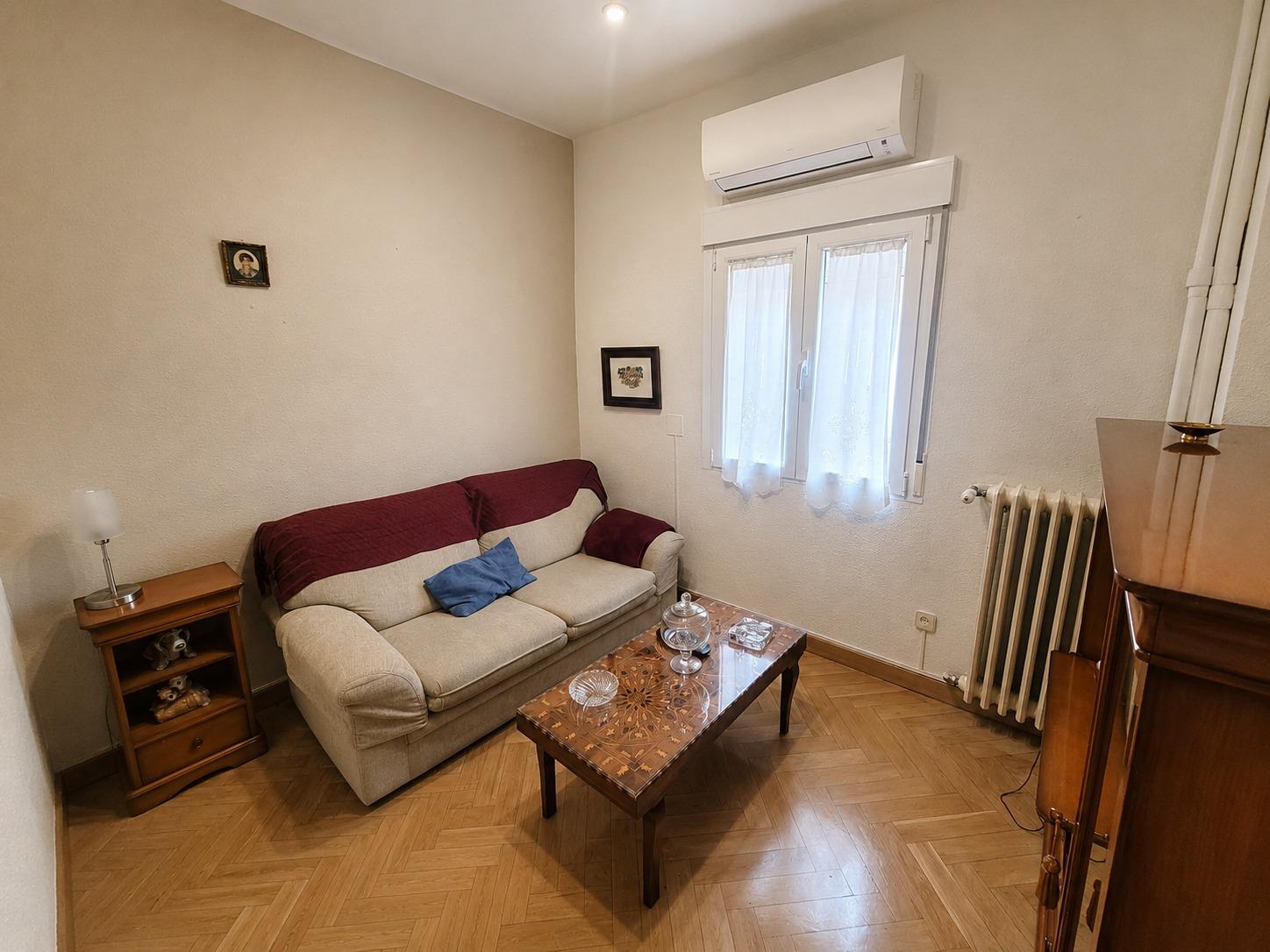 Piso en Venta con 4 habitaciones, 1 baño + aseo, trastero en Av. Virgen del Puerto junto a Madrid Rio
