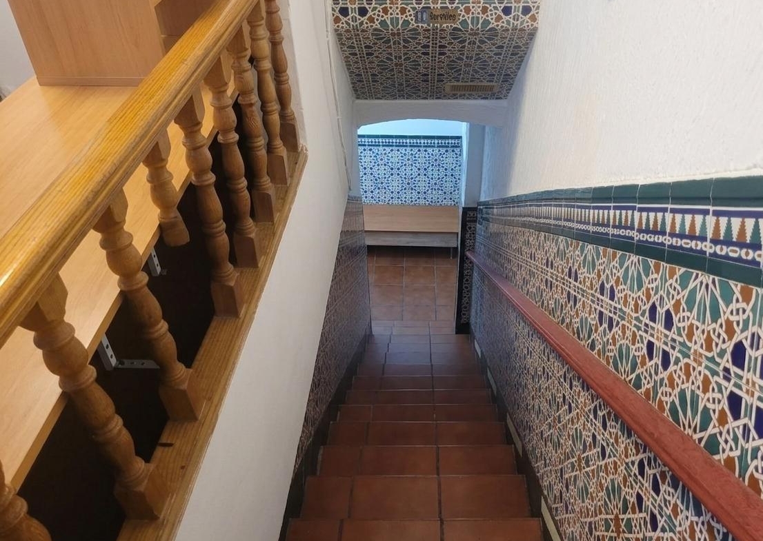 Venta Local en Aluche de 2 plantas de 134 m²