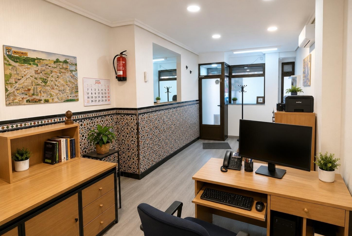 Venta Local en Aluche de 2 plantas de 134 m²