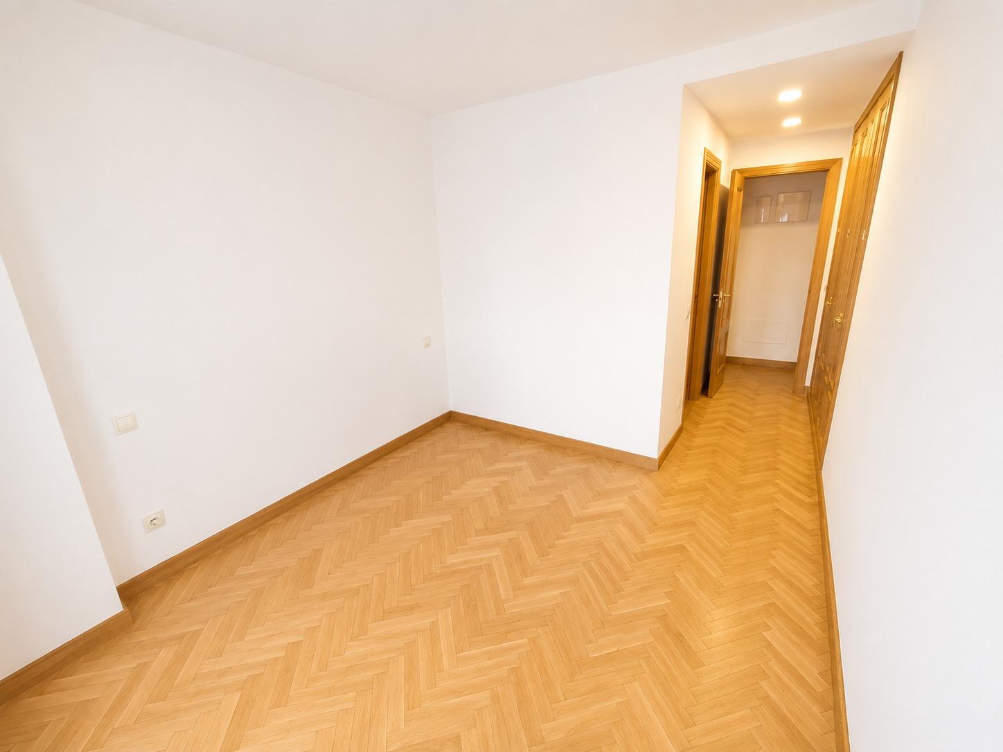 Venta Piso 4 hab., 2 baños y Garaje en Av. Poblados