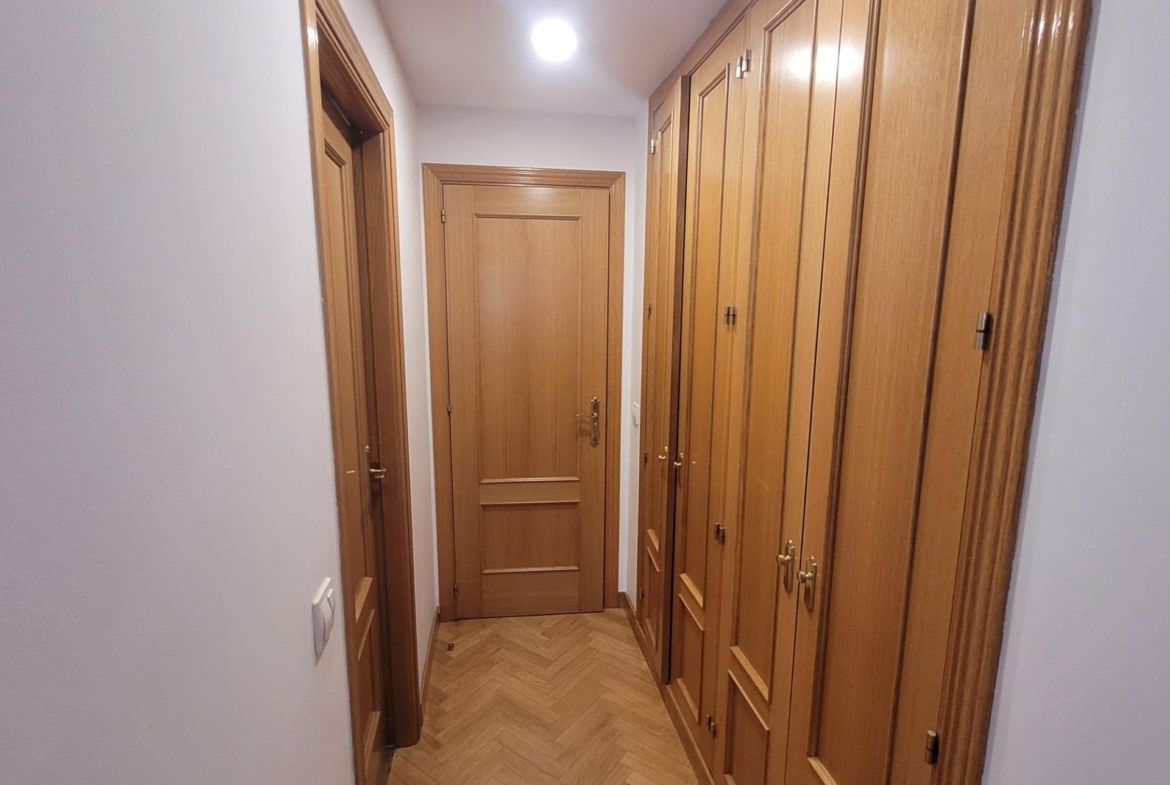 Venta Piso 4 hab., 2 baños y Garaje en Av. Poblados