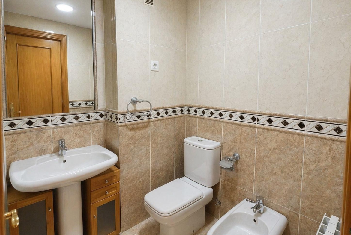 Venta Piso 4 hab., 2 baños y Garaje en Av. Poblados