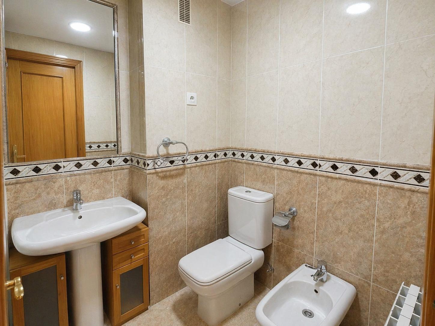 Venta Piso 4 hab., 2 baños y Garaje en Av. Poblados