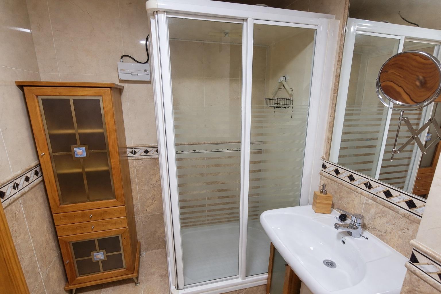 Venta Piso 4 hab., 2 baños y Garaje en Av. Poblados
