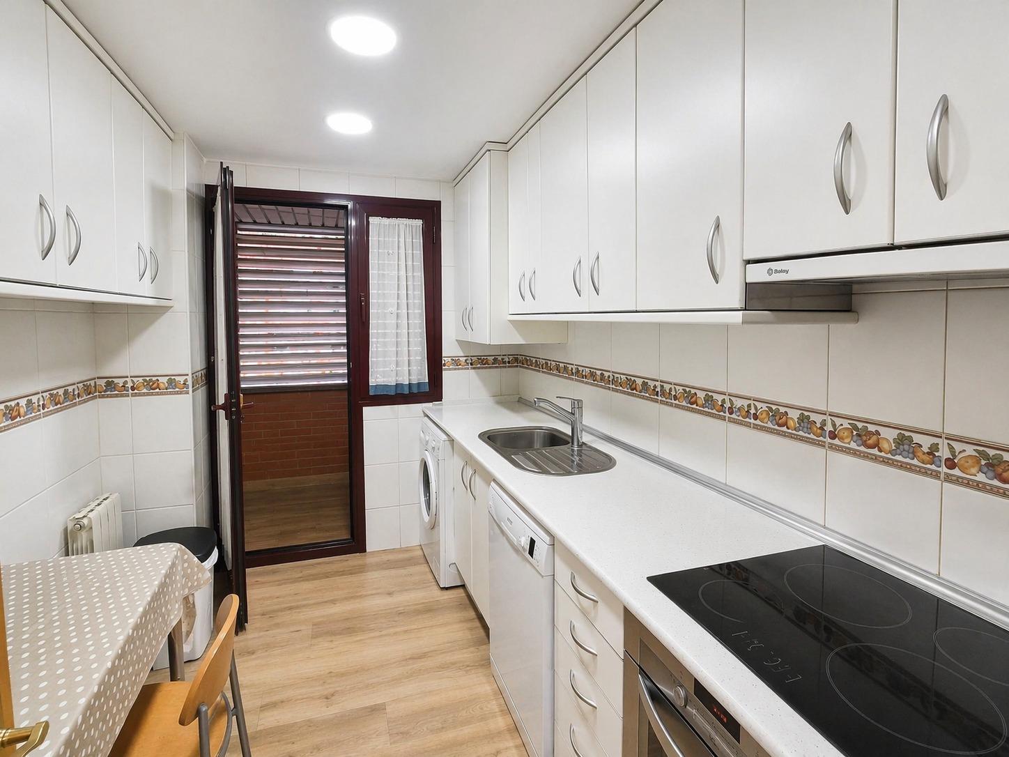 Venta Piso 4 hab., 2 baños y Garaje en Av. Poblados