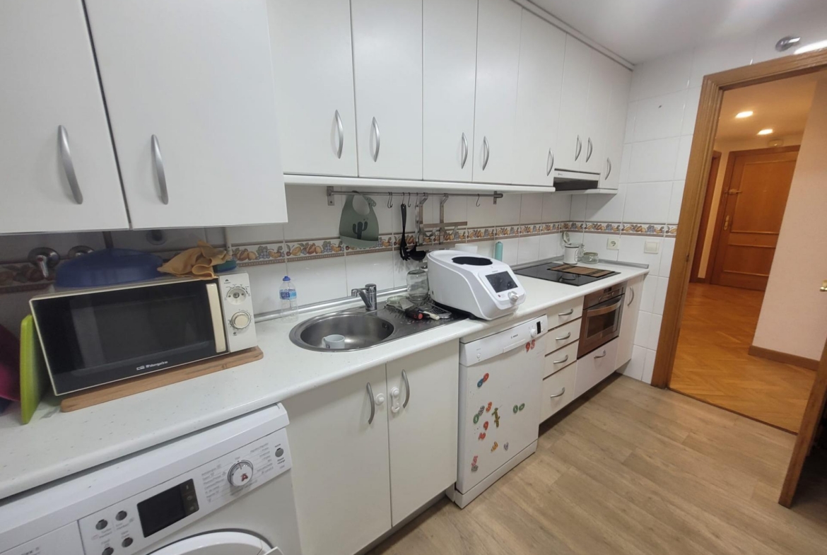 Venta Piso 4 hab., 2 baños y Garaje en Av. Poblados