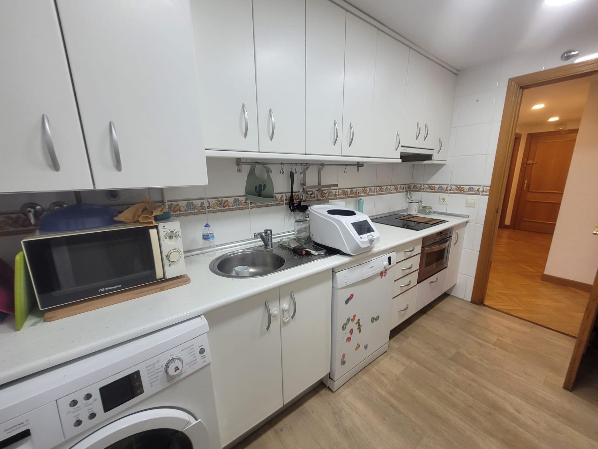 Venta Piso 4 hab., 2 baños y Garaje en Av. Poblados