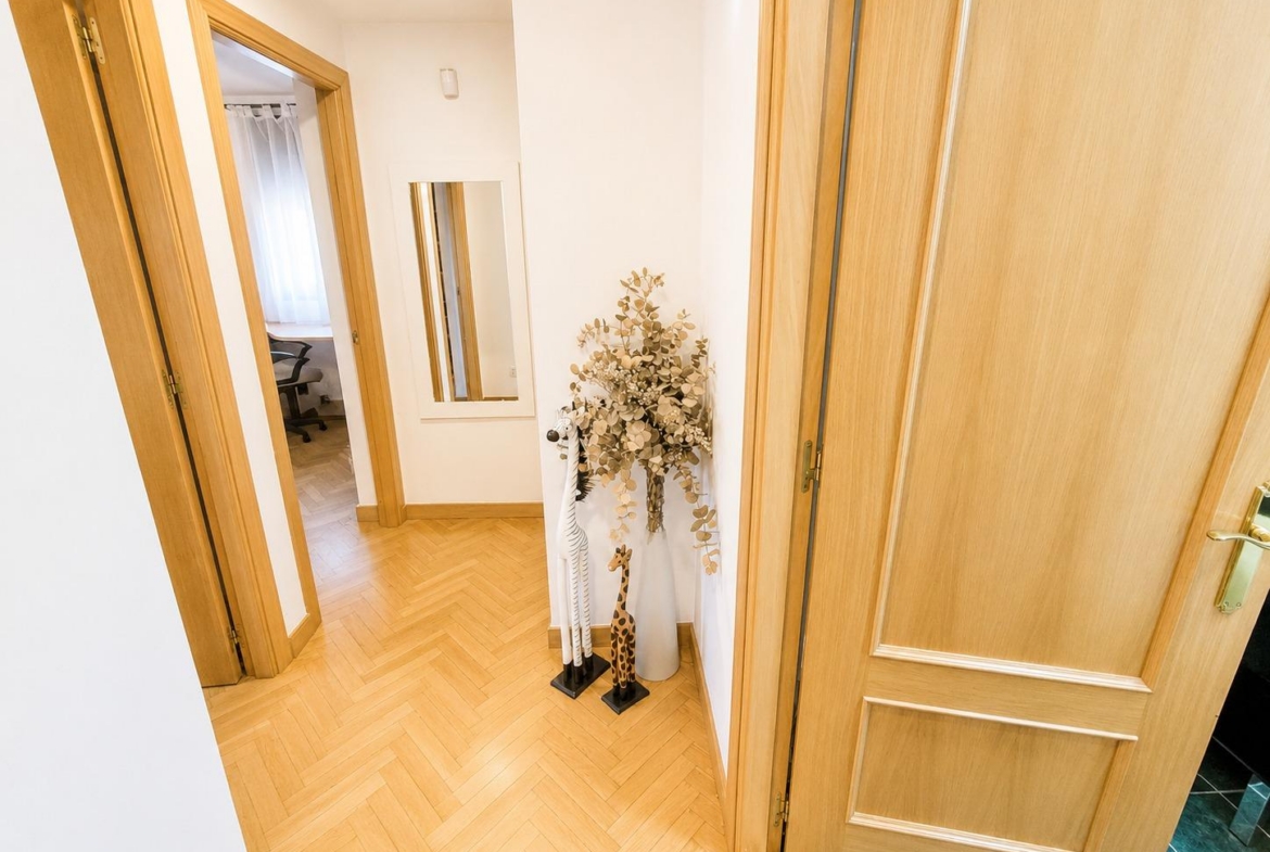 Venta Piso 4 hab., 2 baños y Garaje en Av. Poblados