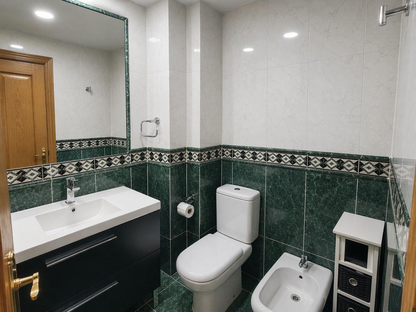 Venta Piso 4 hab., 2 baños y Garaje en Av. Poblados