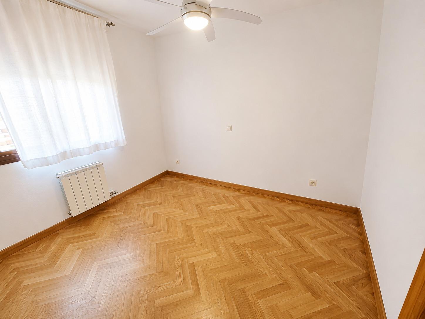 Venta Piso 4 hab., 2 baños y Garaje en Av. Poblados