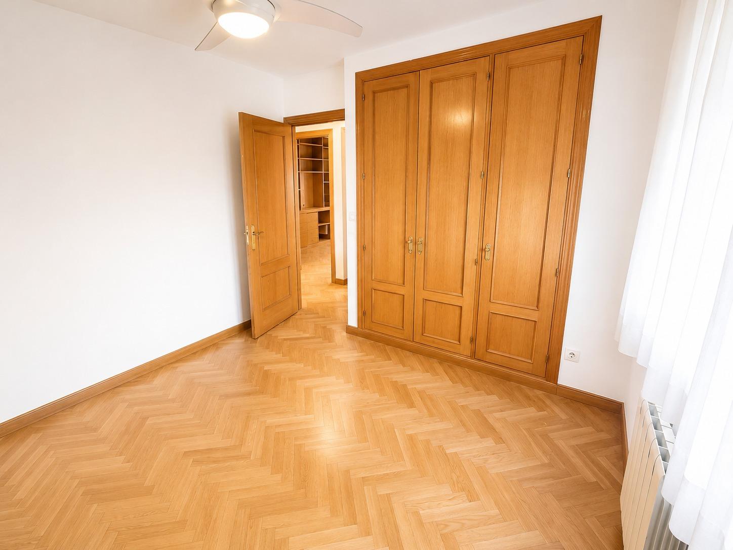 Venta Piso 4 hab., 2 baños y Garaje en Av. Poblados
