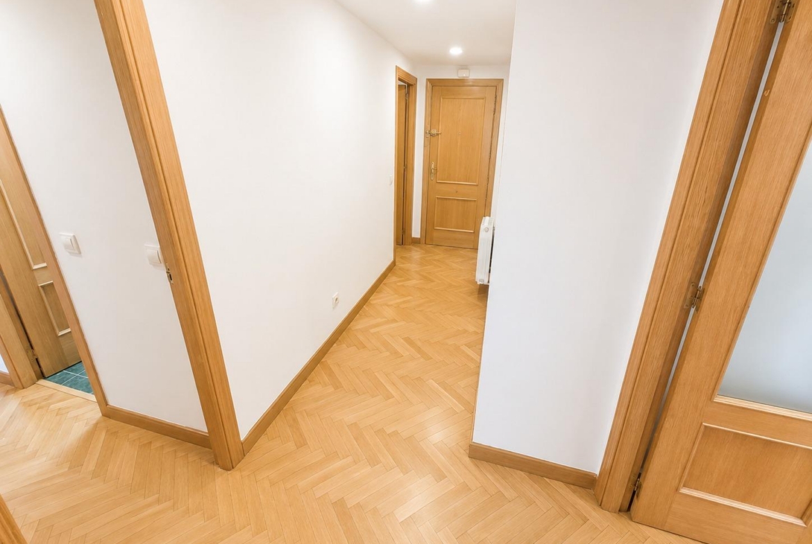 Venta Piso 4 hab., 2 baños y Garaje en Av. Poblados