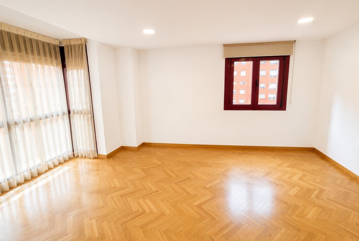 Venta Piso 4 hab., 2 baños y Garaje en Av. Poblados