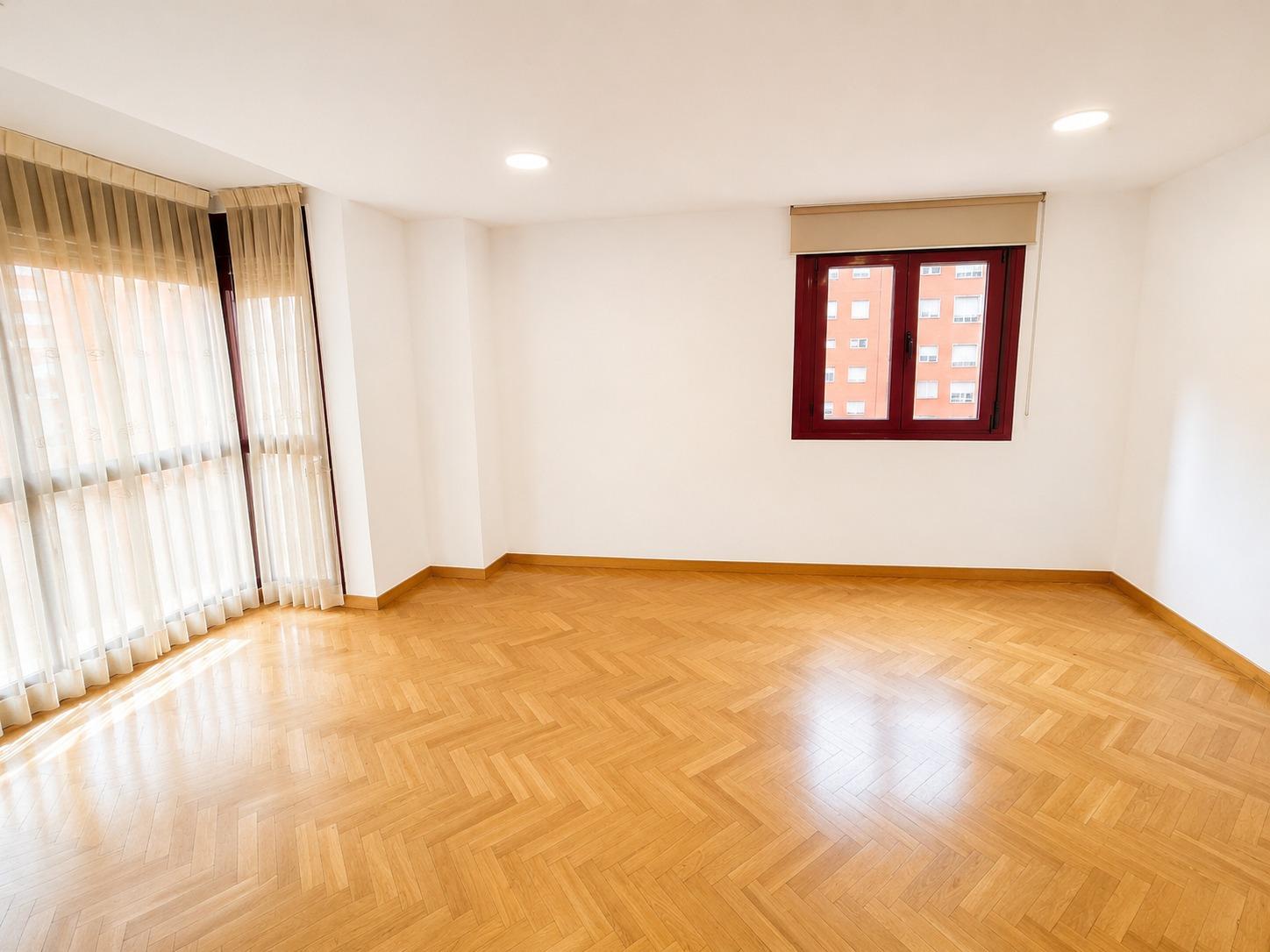 Venta Piso 4 hab., 2 baños y Garaje en Av. Poblados