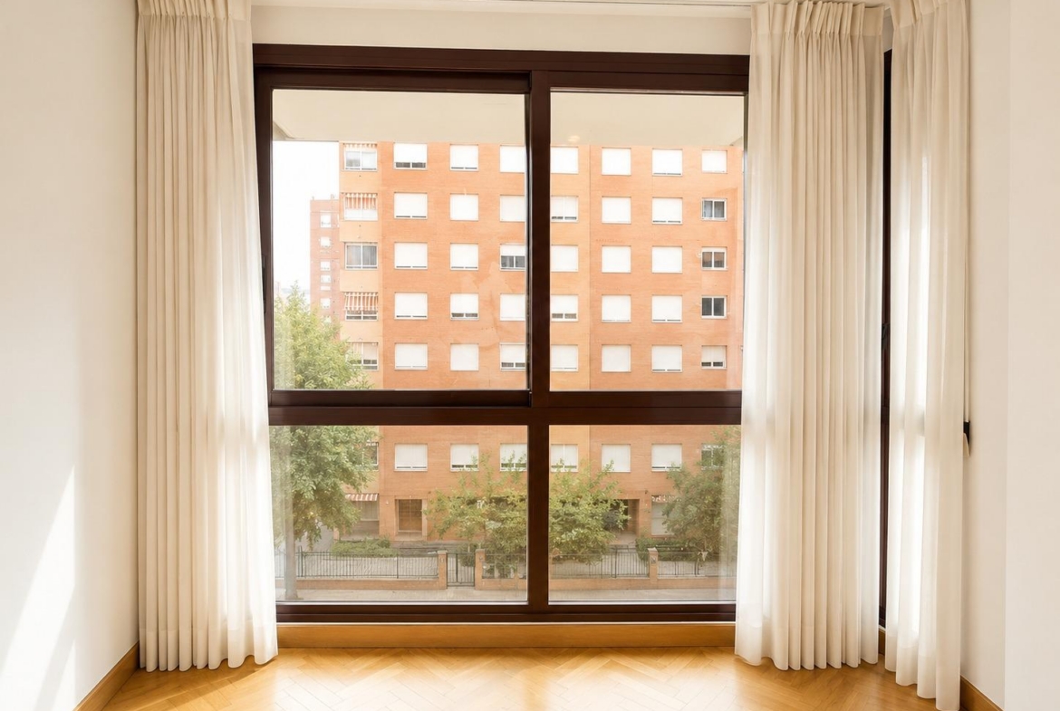 Venta Piso 4 hab., 2 baños y Garaje en Av. Poblados