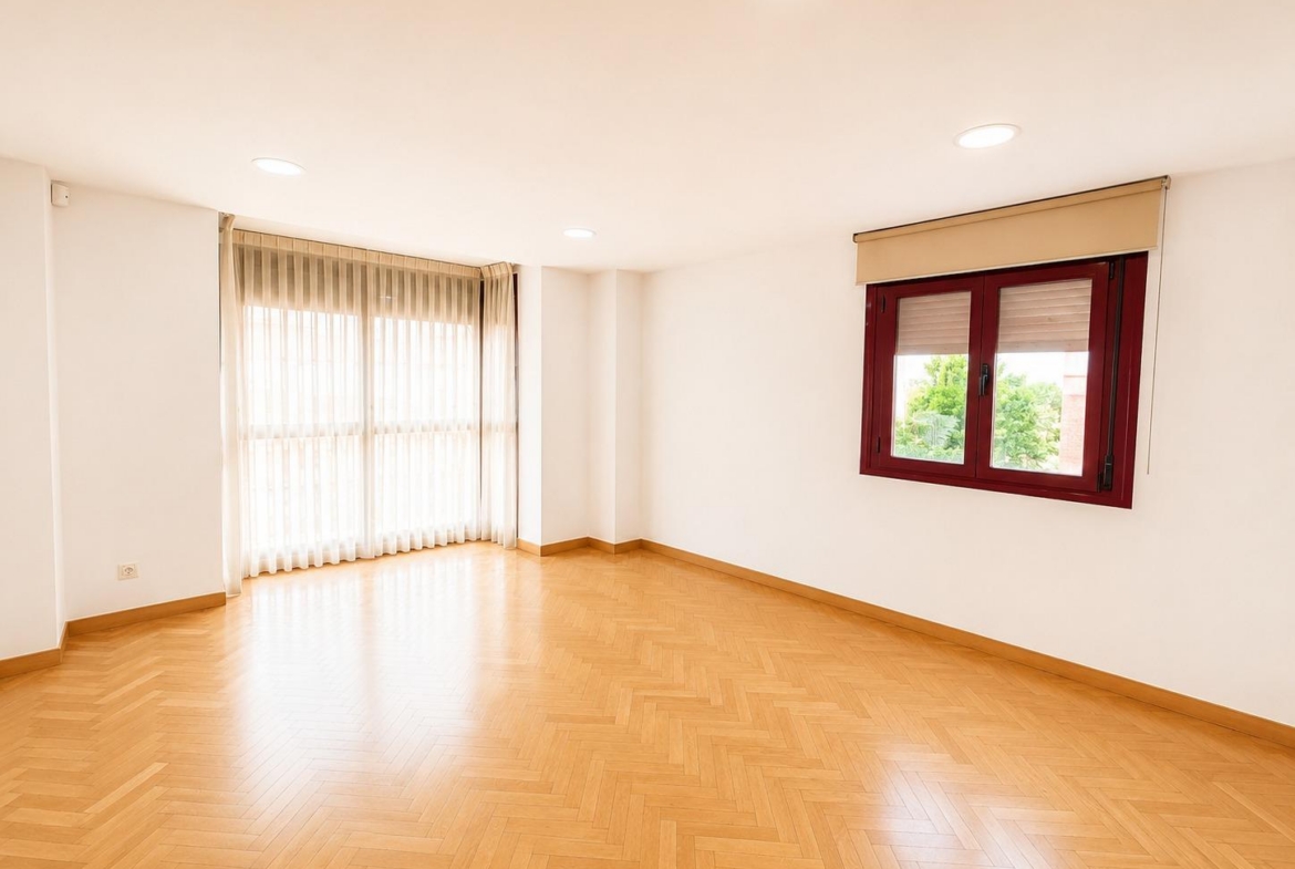 Venta Piso 4 hab., 2 baños y Garaje en Av. Poblados