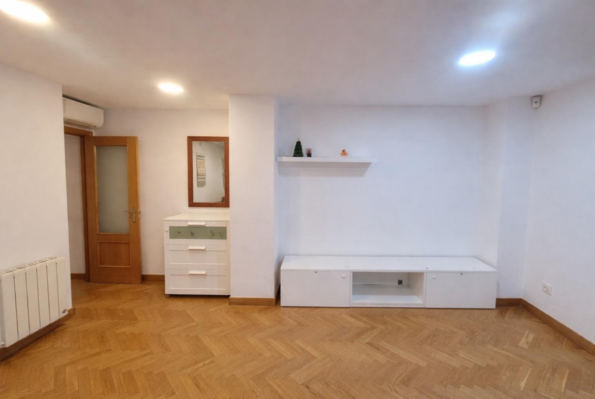 Venta Piso 4 hab., 2 baños y Garaje en Av. Poblados