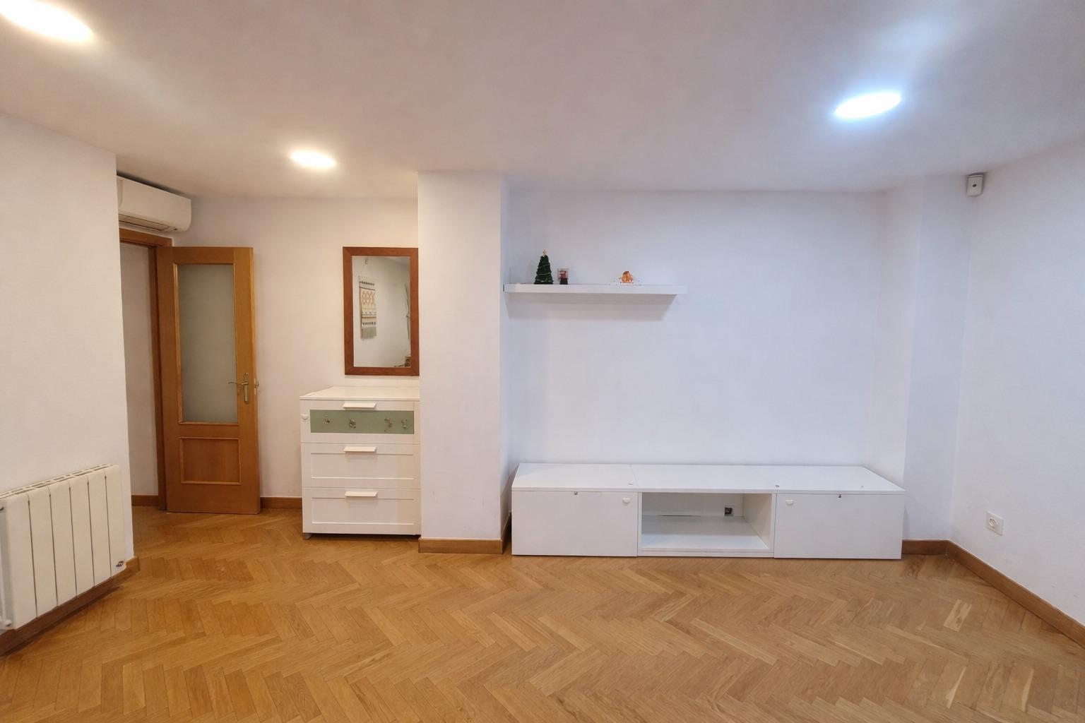 Venta Piso 4 hab., 2 baños y Garaje en Av. Poblados