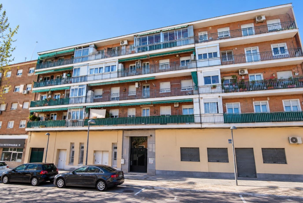 Piso en venta  en Madrid zona Vallecas reformado nuevo 2 habitaciones  baño y salon comedor