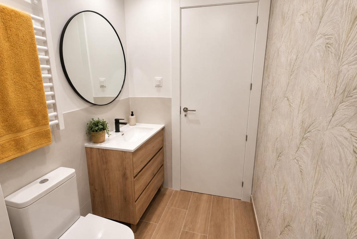 Piso en venta  en Madrid zona Vallecas reformado nuevo 2 habitaciones  baño y salon comedor