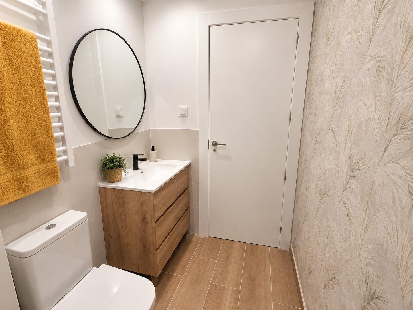 Piso en venta  en Madrid zona Vallecas reformado nuevo 2 habitaciones  baño y salon comedor