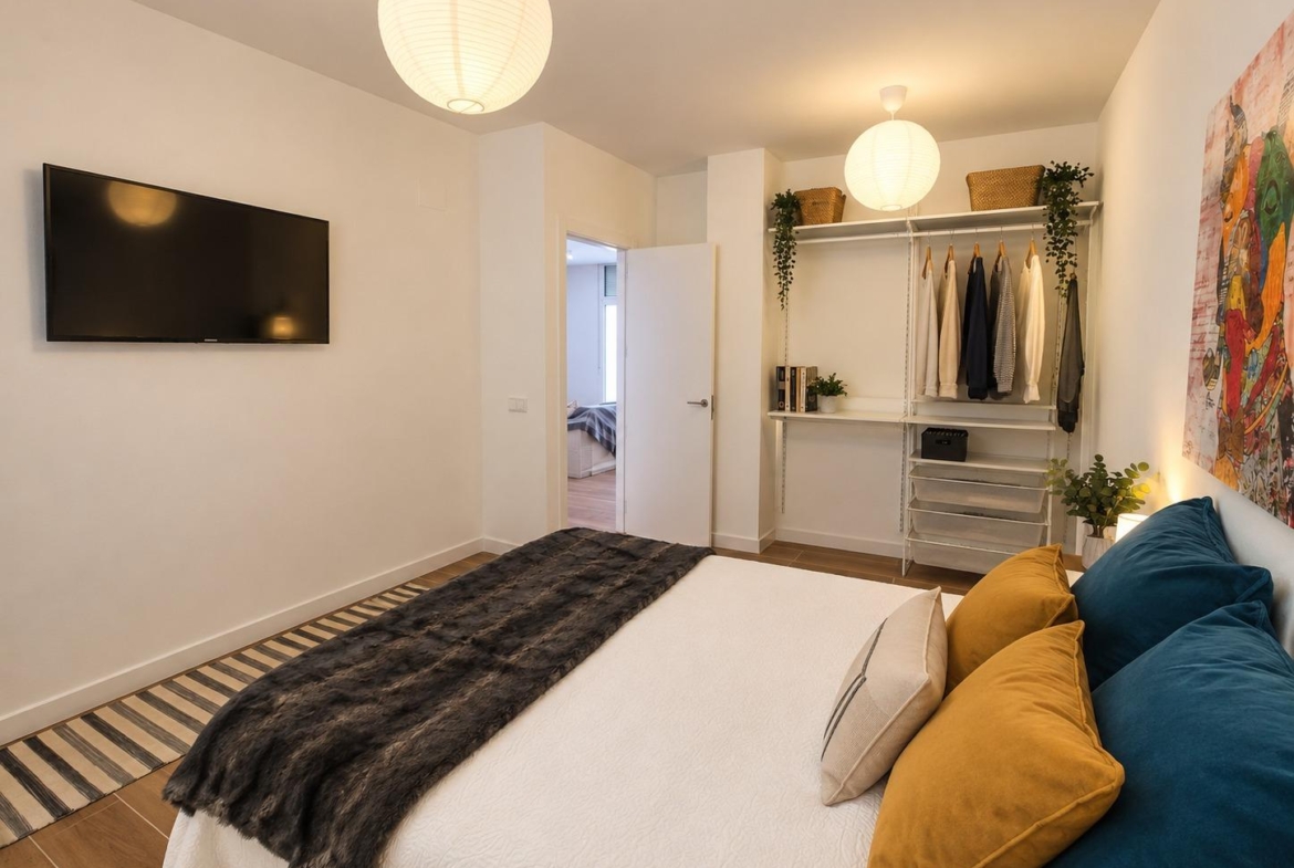 Piso en venta  en Madrid zona Vallecas reformado nuevo 2 habitaciones  baño y salon comedor