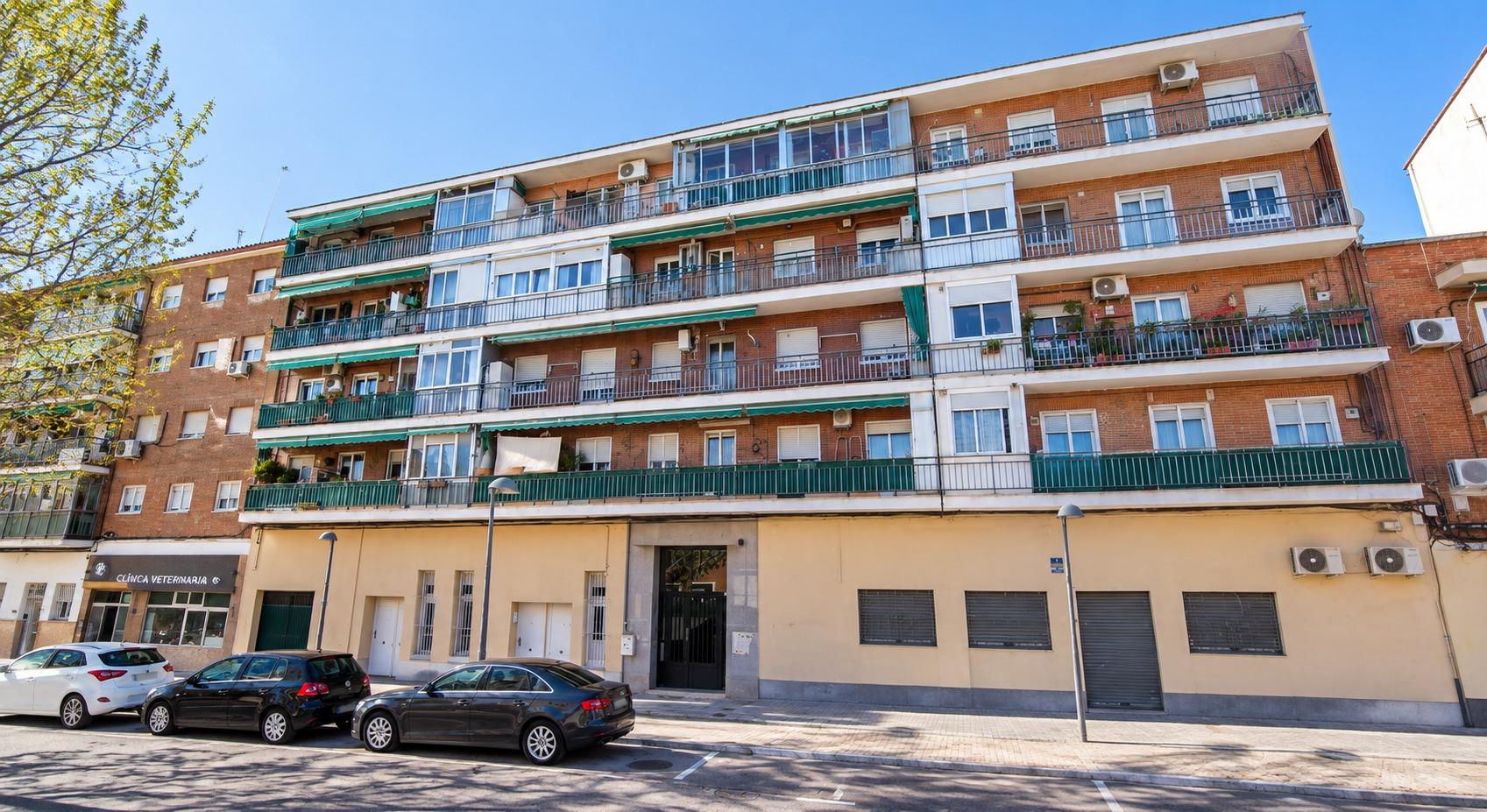 Piso en venta  en Madrid zona Vallecas reformado nuevo 2 habitaciones  baño y salon comedor