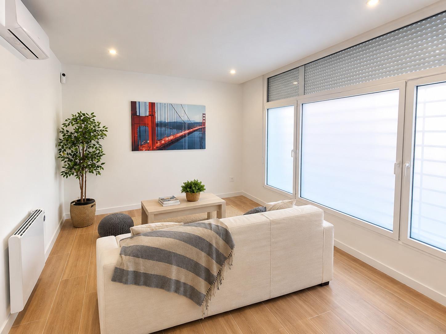 Piso en venta  en Madrid zona Vallecas reformado nuevo 2 habitaciones  baño y salon comedor